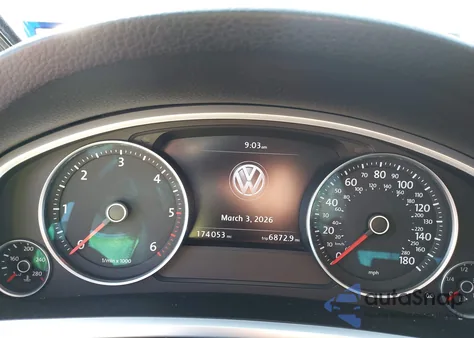 2013 Volkswagen Touareg Tdi Lux z USA, uszkodzony, nr VIN WVGEP9BP8DD013928